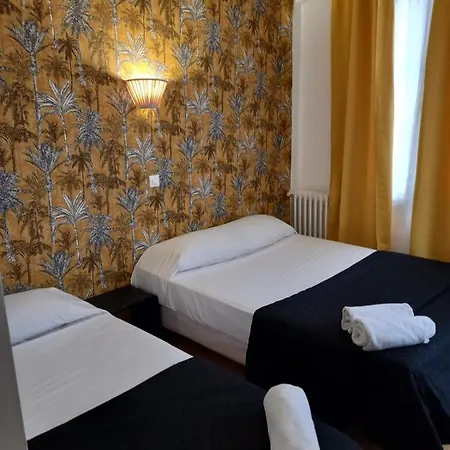 De Bruxelles Hotel Paris